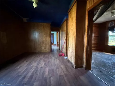 Entry Way - 120 E Georgia Ave, Sebring, OH 44672 photo 1 of 5