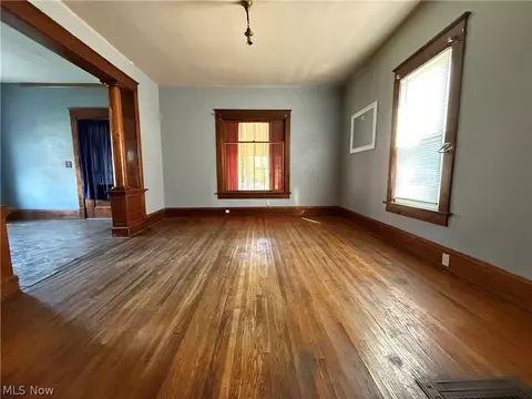 Living - 120 E Georgia Ave, Sebring, OH 44672 photo 3 of 5