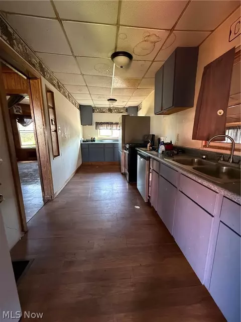 Entry Way - 120 E Georgia Ave, Sebring, OH 44672 photo 5 of 5