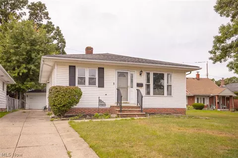 5632 Saxon Dr, Garfield Heights, OH 44125