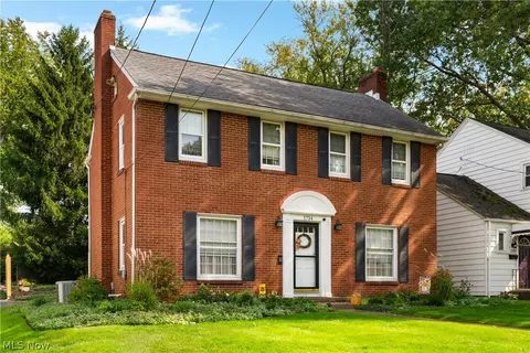 1734 Oberlin Ct NW, Canton, OH 44703