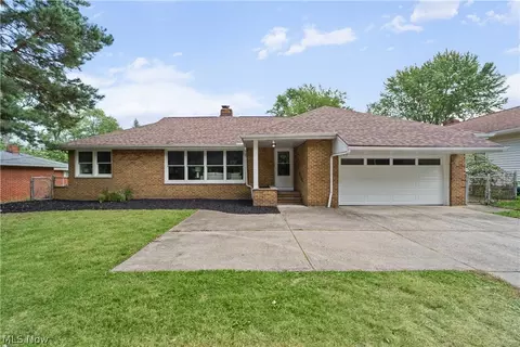 133 Brush Rd, Richmond Heights, OH 44143