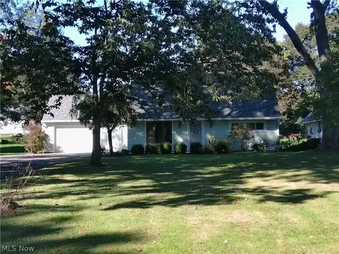 4120 Burkey Rd, Austintown, OH 44515