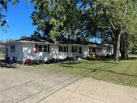 87 W Woodsdale Ave, Akron, OH 44301