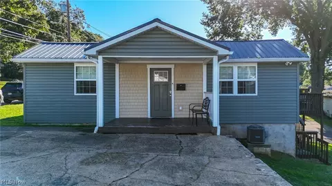 2306 45th St, Parkersburg, WV 26104
