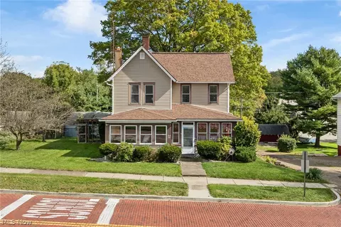 308 High St NE, Canal Fulton, OH 44614