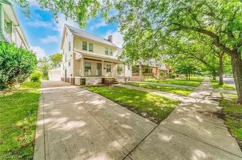 18107 E Park Dr, Cleveland, OH 44119
