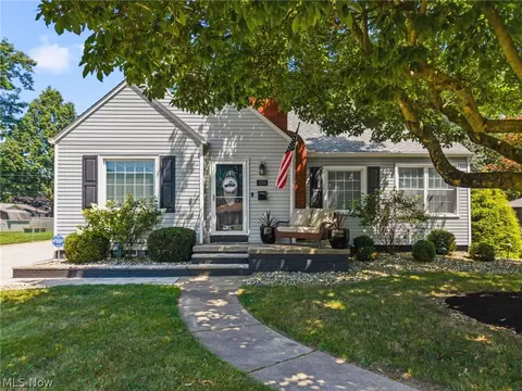 1256 Stuart St NW, Massillon, OH 44646