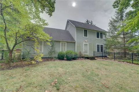 9831 Aldridge Dr, Columbia Station, OH 44028