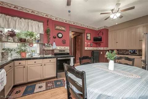 Kitchen - 36 4th St SE, Massillon, OH 44646 photo 2 of 3