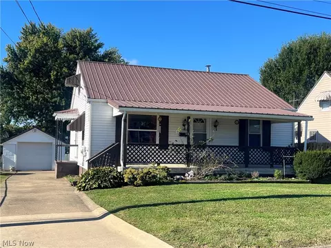 4814 3rd Ave, Parkersburg, WV 26101