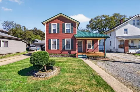 922 1st St NE, Massillon, OH 44646