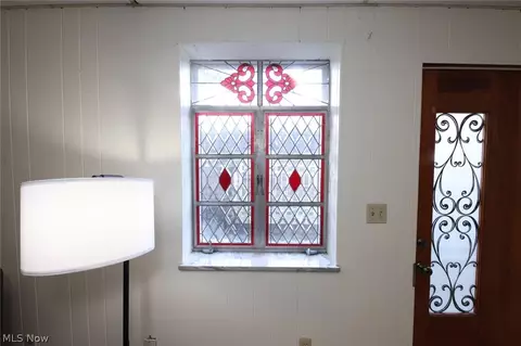 Entry Way - 115 Forest Rd, Weirton, WV 26062 photo 2 of 2
