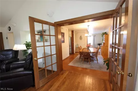 Entry Way - 115 Forest Rd, Weirton, WV 26062 photo 1 of 2