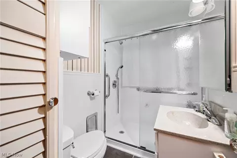 Bath - 111 Yunker Ct, Elyria, OH 44035 photo 1 of 2