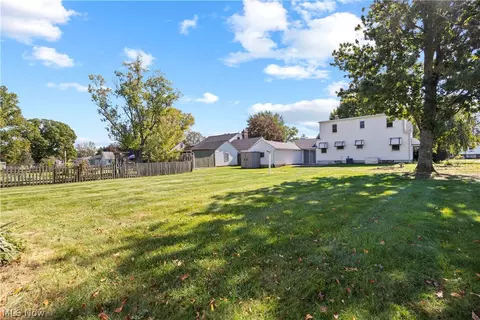 Exterior - 111 Yunker Ct, Elyria, OH 44035 photo 3 of 6