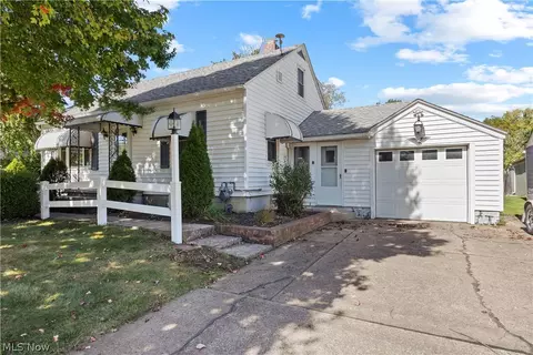 Exterior - 111 Yunker Ct, Elyria, OH 44035 photo 1 of 6
