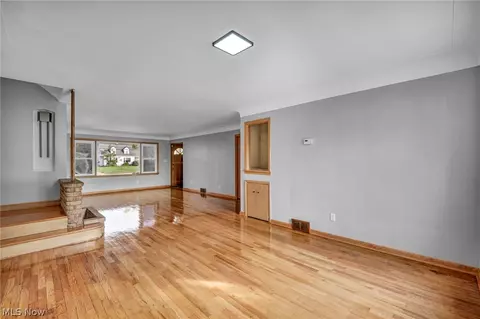 Living - 800 E 250th St, Euclid, OH 44132 photo 7 of 11