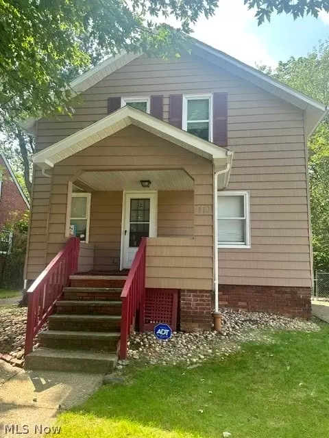930 E 239th St, Euclid, OH 44123 photo 2