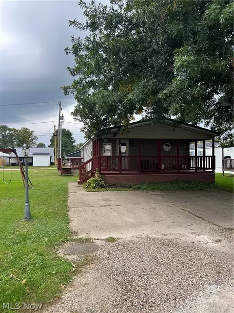 10173 Oakwood St, Byesville, OH 43723