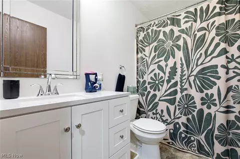 Bath - 216 Longford Ave, Elyria, OH 44035 photo 2 of 2