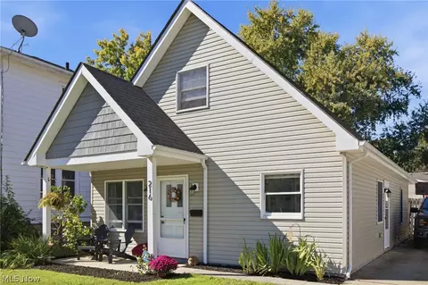 Exterior - 216 Longford Ave, Elyria, OH 44035 photo 10 of 11
