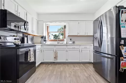 Kitchen - 216 Longford Ave, Elyria, OH 44035 photo 2 of 5