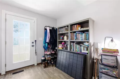 Entry Way - 216 Longford Ave, Elyria, OH 44035 photo 1 of 2