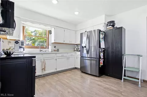 Kitchen - 216 Longford Ave, Elyria, OH 44035 photo 3 of 5