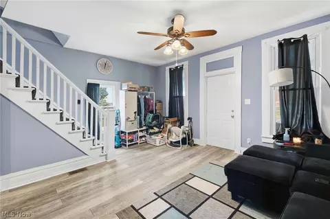 Entry Way - 357 E 4th St, Ashland, OH 44805 photo 1 of 3