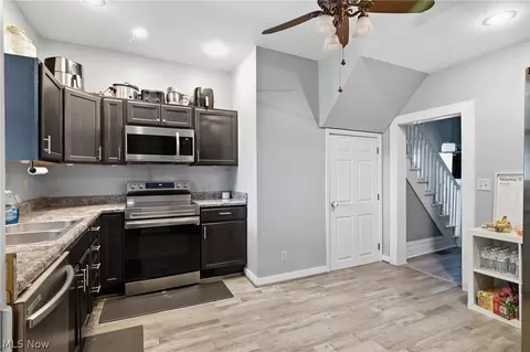 Entry Way - 357 E 4th St, Ashland, OH 44805 photo 2 of 3