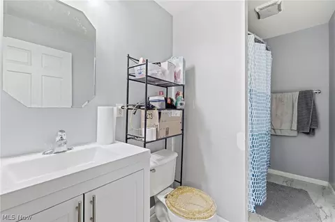 Bath - 357 E 4th St, Ashland, OH 44805 photo 1 of 1