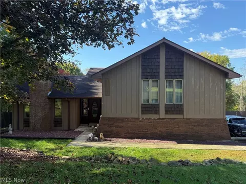 1460 Homestead Dr, East Liverpool, OH 43920