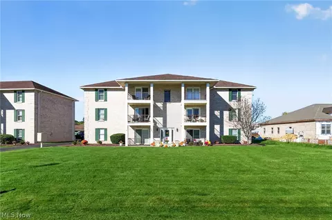 7350 Eisenhower Dr #4, Youngstown, OH 44512