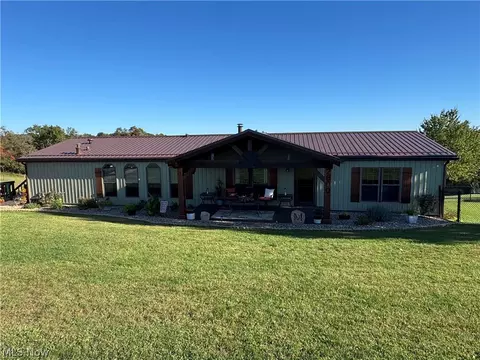 2600 Vickers Rd, Marietta, OH 45750