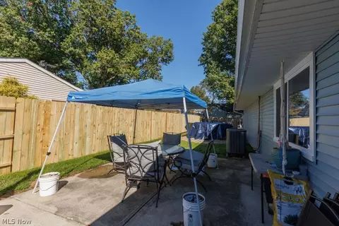 Exterior - 245 Defiance Ave, Elyria, OH 44035 photo 5 of 5