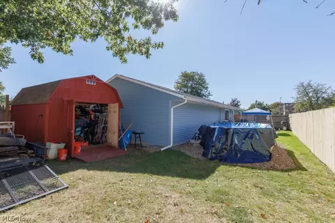 Exterior - 245 Defiance Ave, Elyria, OH 44035 photo 4 of 5