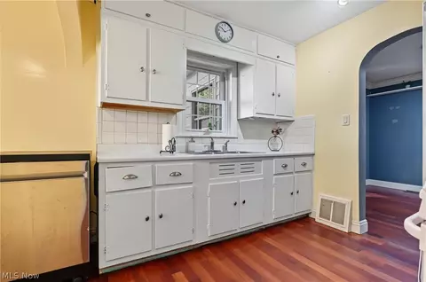 Kitchen - 621 N Willow St, Kent, OH 44240 photo 3 of 4