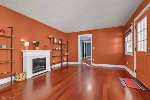 Living - 621 N Willow St, Kent, OH 44240 photo 12 of 13