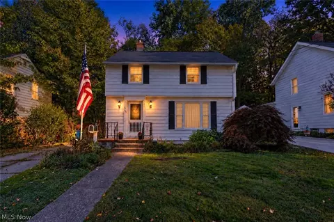 621 N Willow St, Kent, OH 44240