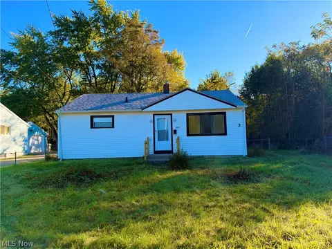 693 Liberty Rd, Youngstown, OH 44505