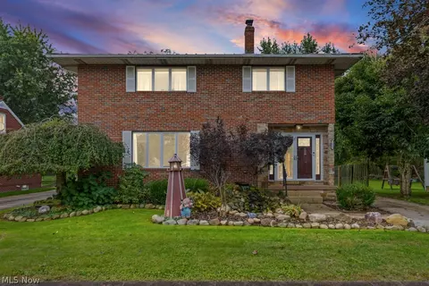 3852 Argonne Ave, Mogadore, OH 44260