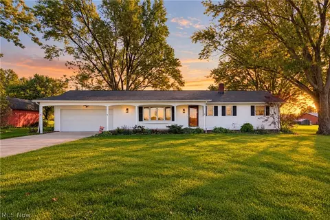 7030 Nimishillen Church St, Louisville, OH 44641
