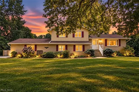 3544 Ada Vista Dr, Uniontown, OH 44685
