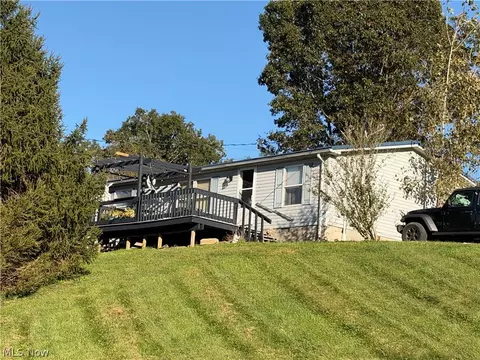 55 Quail Ln, Saint Marys, WV 26170