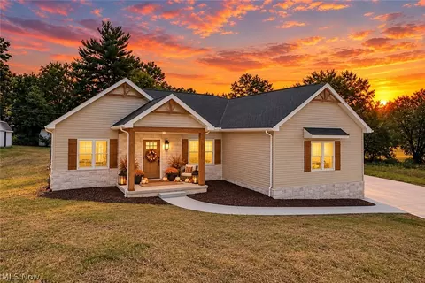 4327 Skycrest Dr NW, Canton, OH 44718
