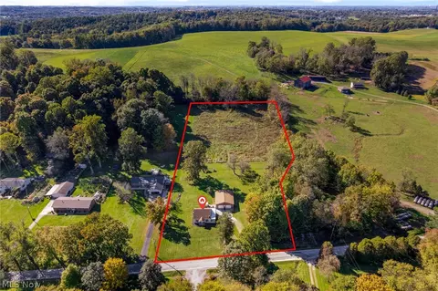 959 Neimans Ave SE, East Canton, OH 44730