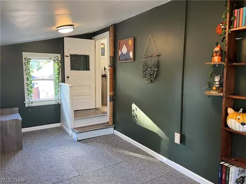 Entry Way - 2018 W 10th St, Ashtabula, OH 44004 photo 4 of 5