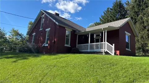 1371 Mitchell Ave, Zanesville, OH 43701