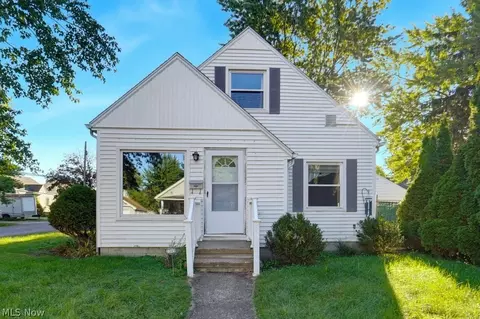2345 10th St, Cuyahoga Falls, OH 44221